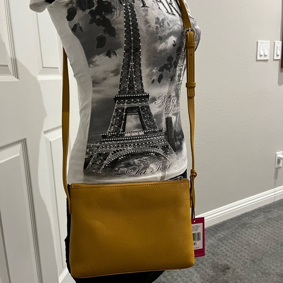 COPY - NWT - Vince Camuto Dania Crossbody bag, turmeric color - Picture 5 of 13